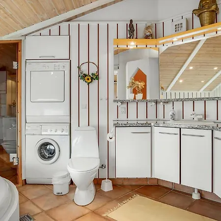 Dom wakacyjny Gorgeous In With Kitchen Ebeltoft